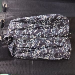 Women's active wear windbreaker Size M